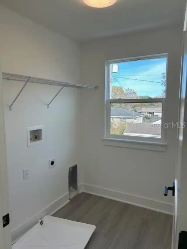 Listing Photo 12