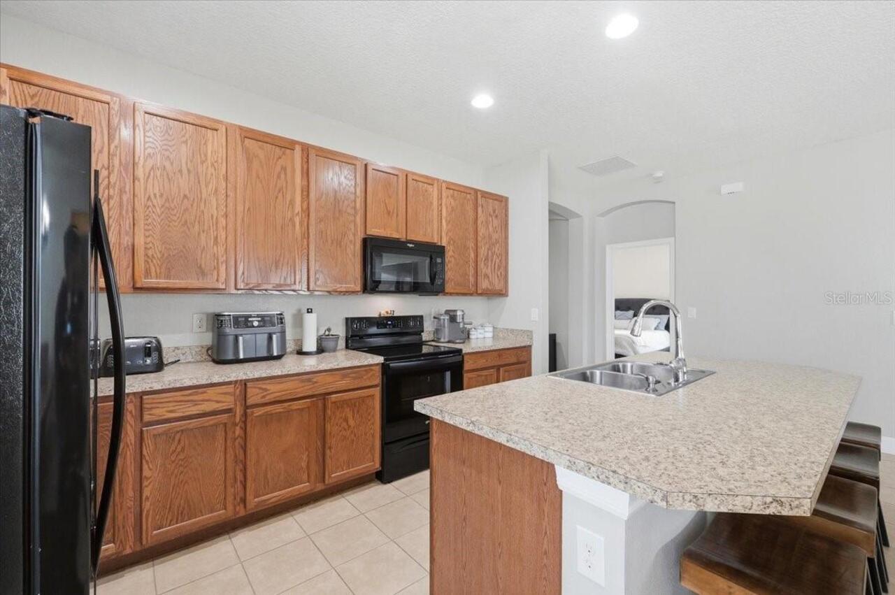 Listing Photo 12