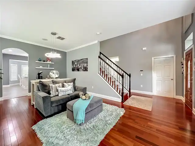 Listing Photo 9