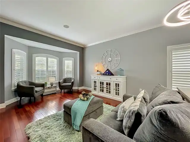 Listing Photo 10