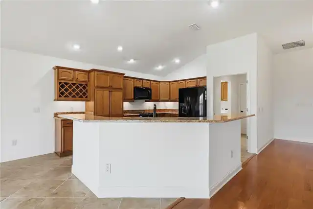Listing Photo 32