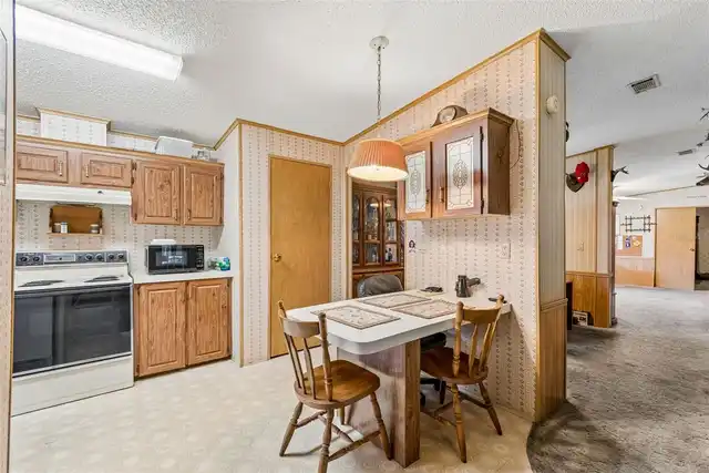 Listing Photo 10