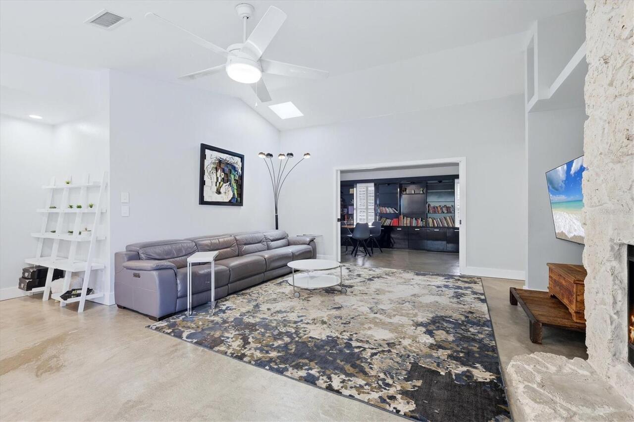 Listing Photo 17