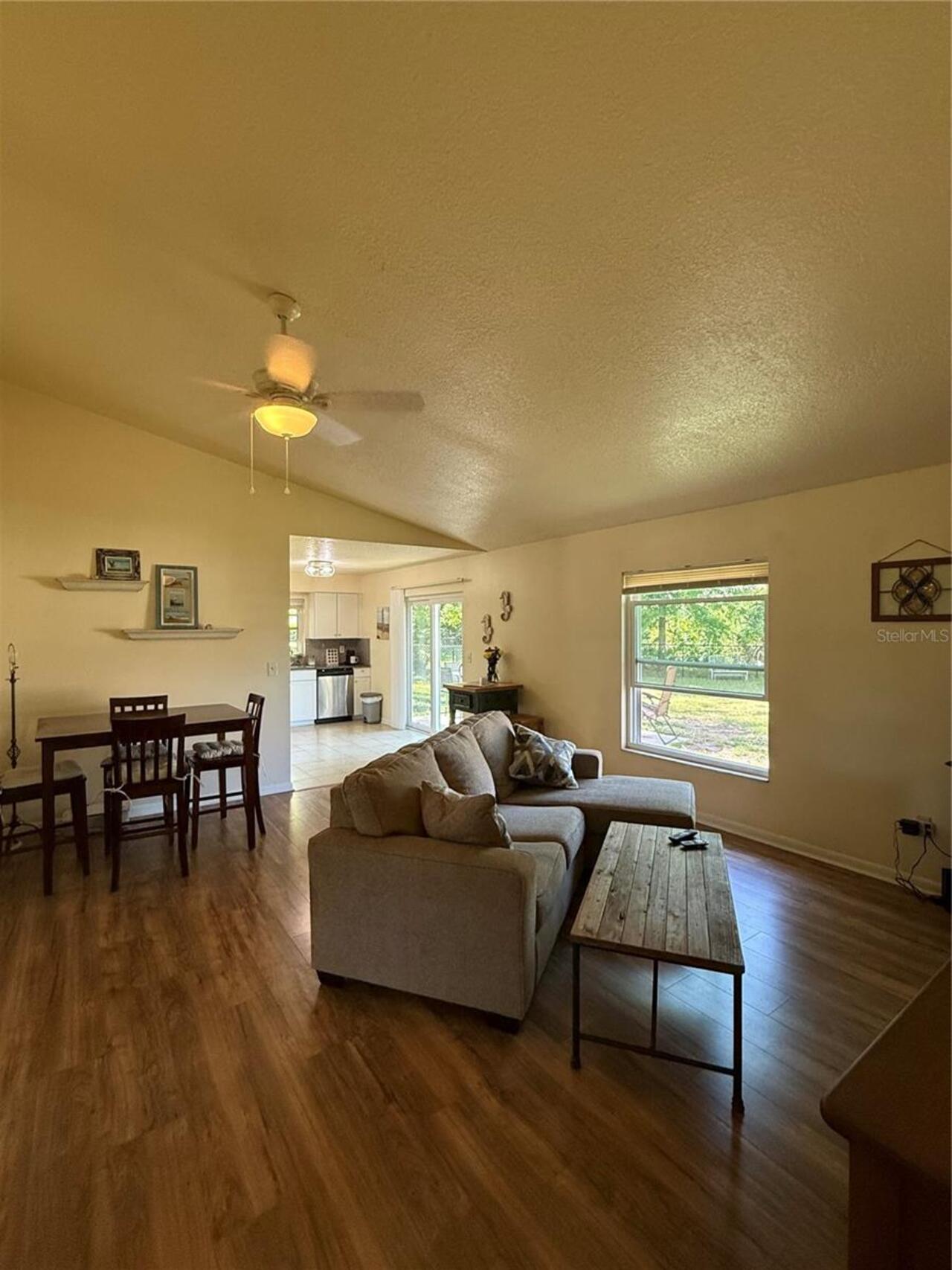 Listing Photo 11