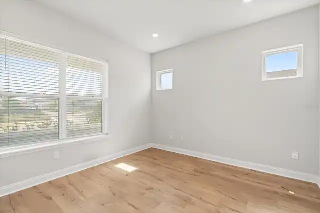 Listing Photo 16