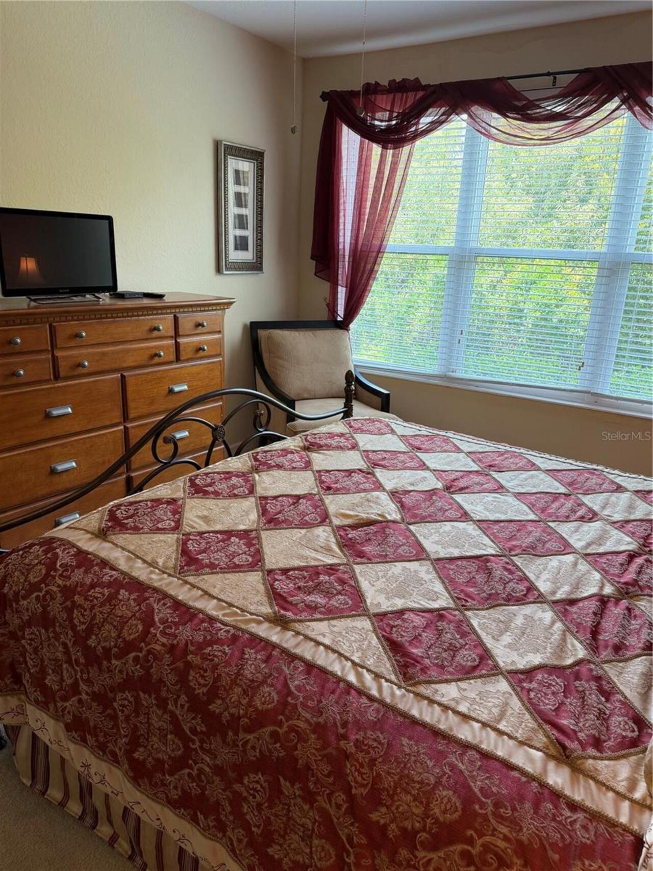 Listing Photo 12