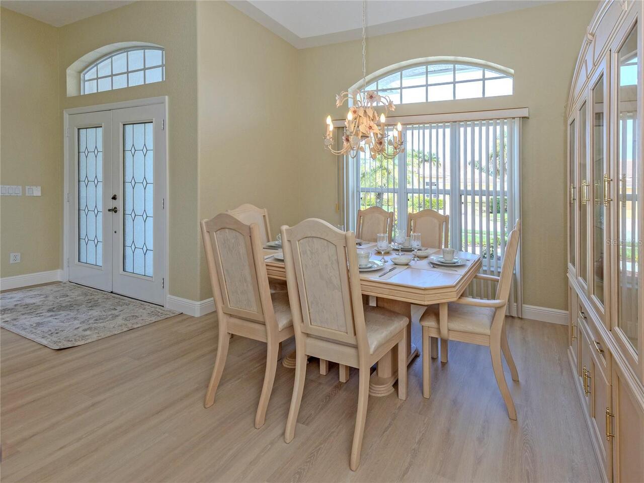 Listing Photo 8