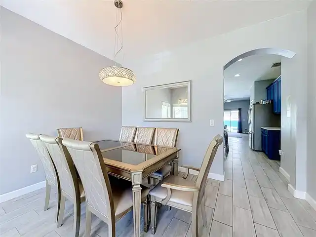Listing Photo 12