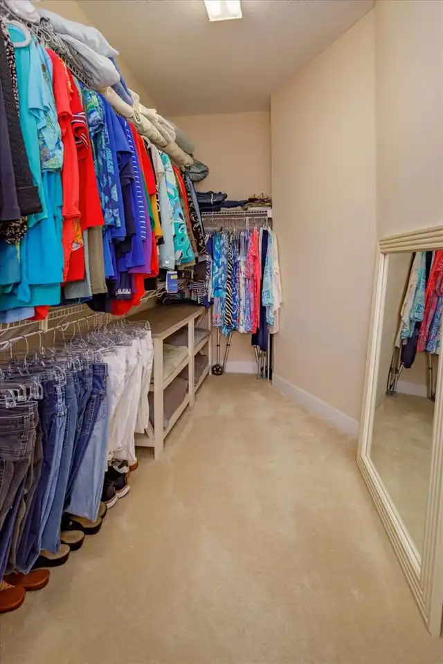 Listing Photo 12