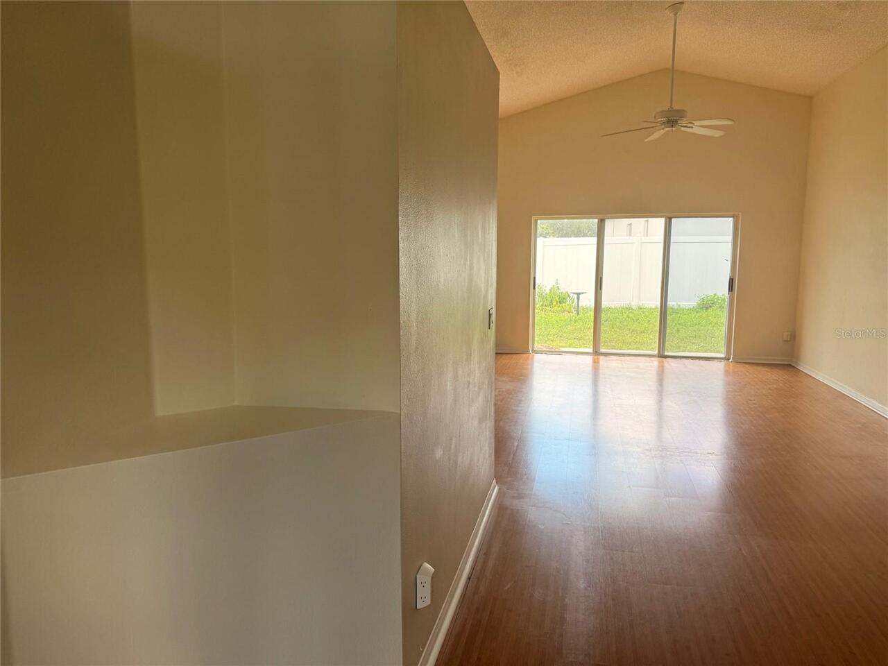 Listing Photo 8