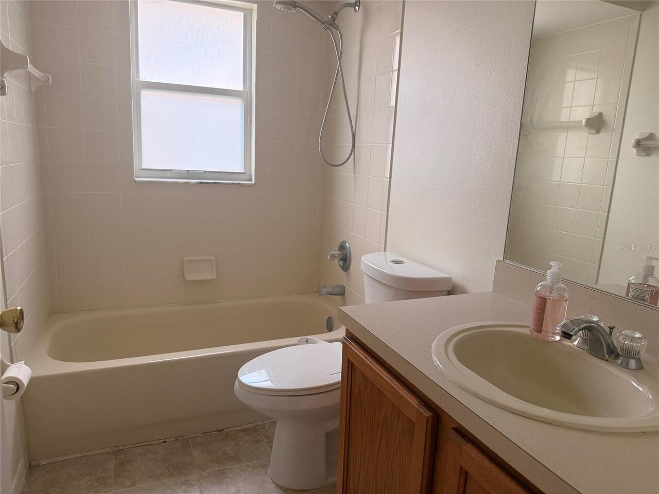 Listing Photo 11