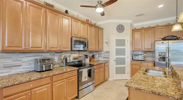 Listing Photo 17