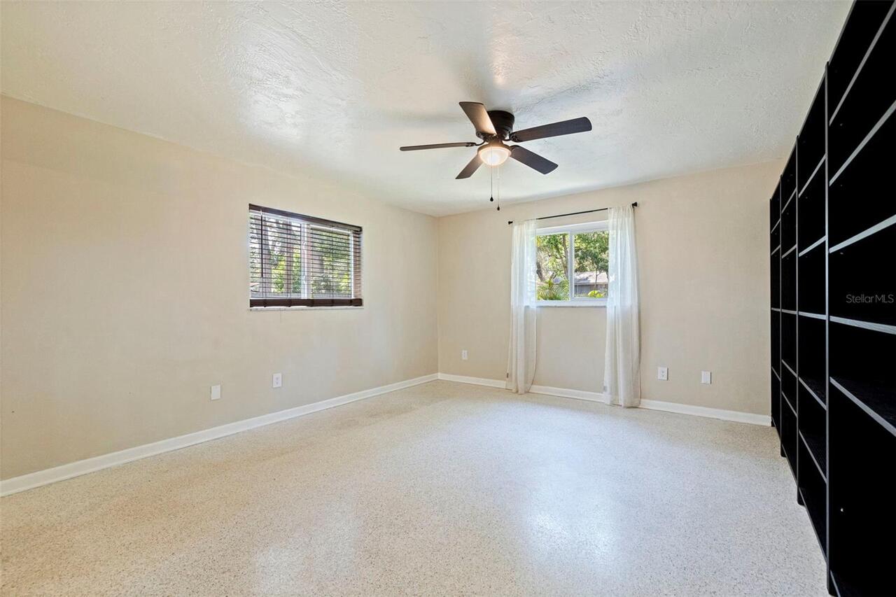 Listing Photo 22