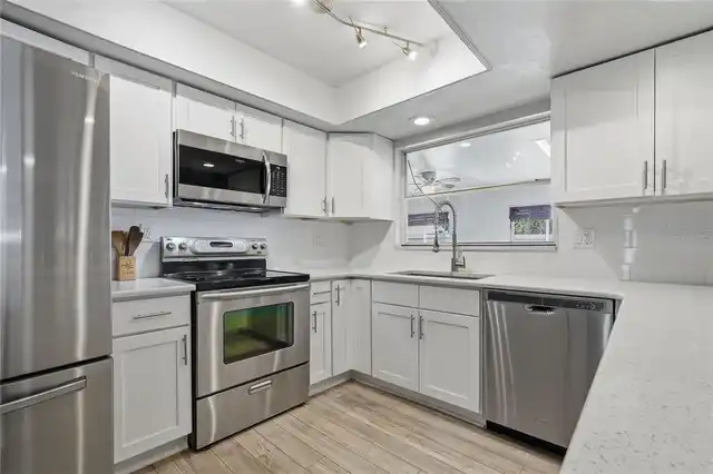 Listing Photo 9