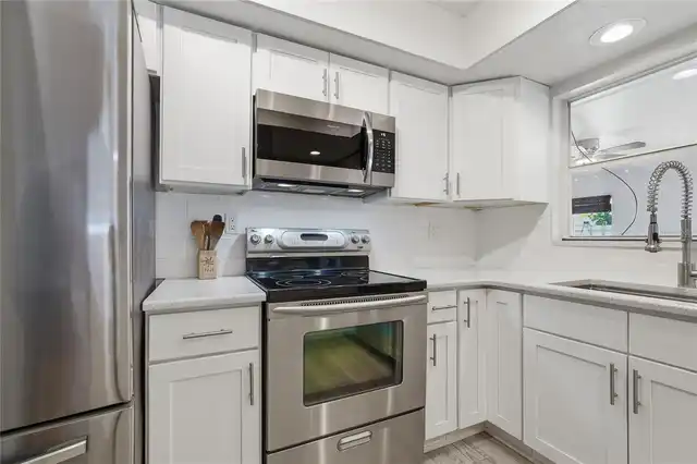 Listing Photo 10