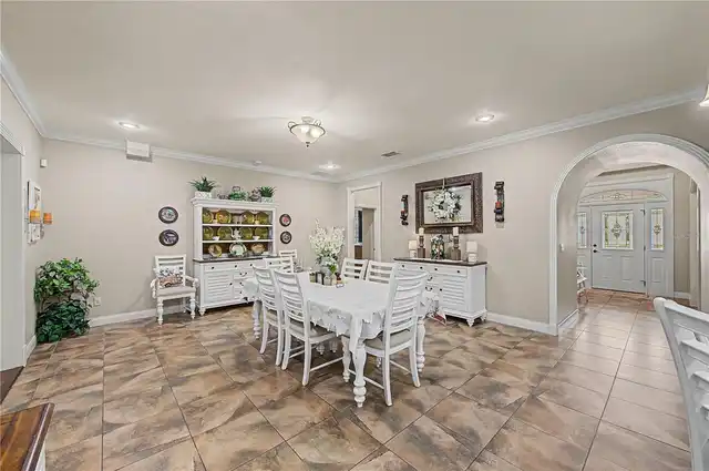 Listing Photo 14