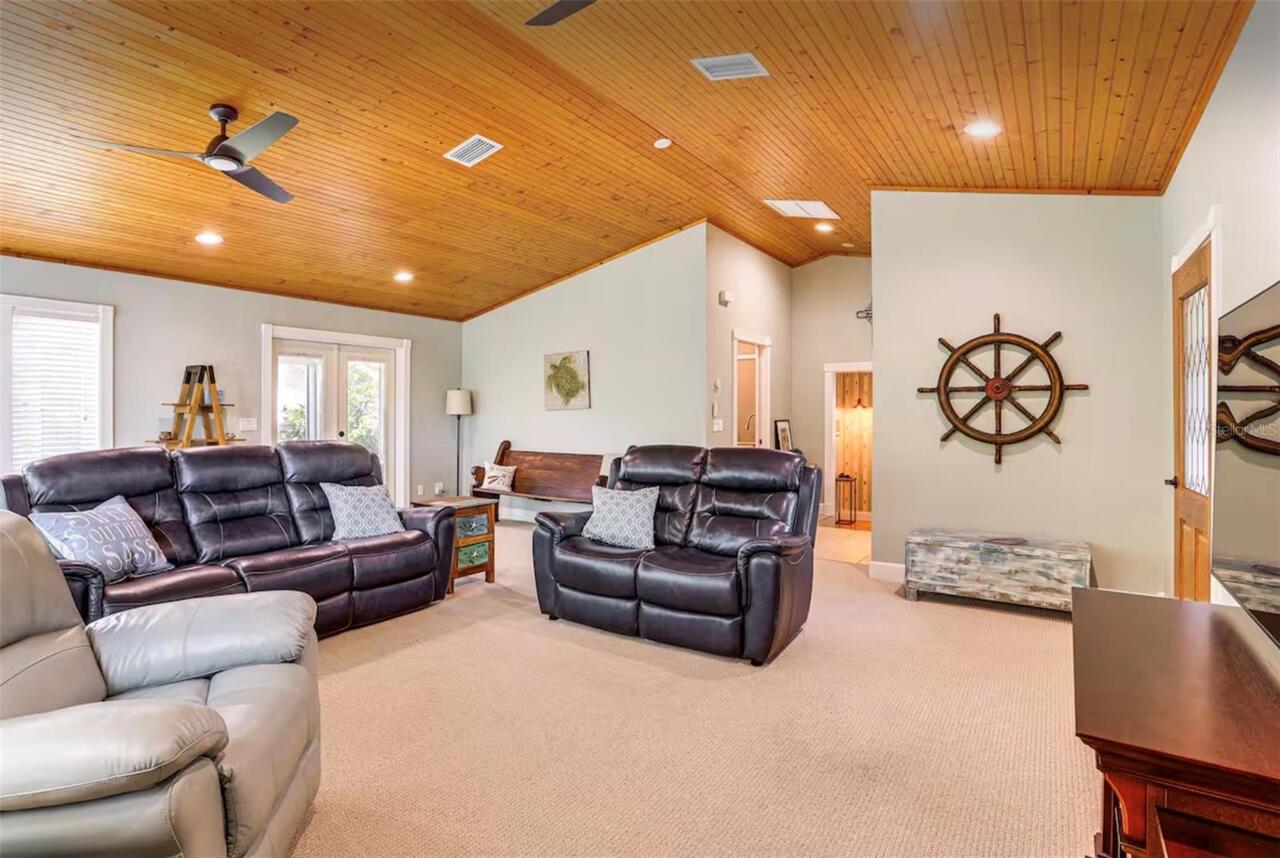Listing Photo 14