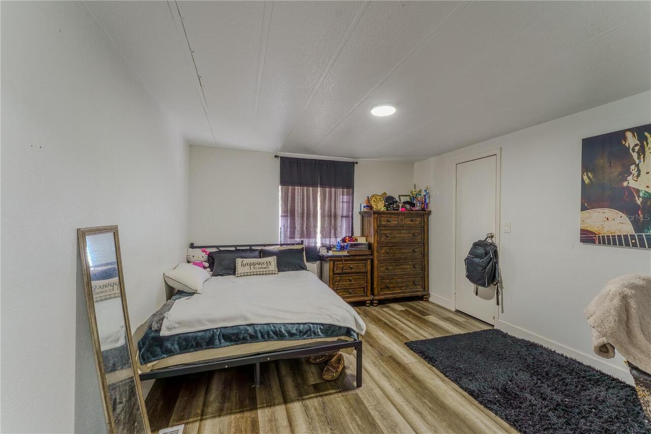 Listing Photo 14