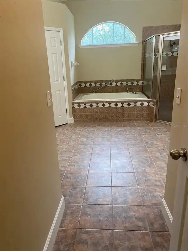 Listing Photo 10