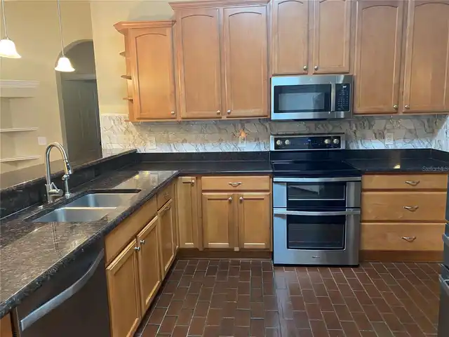 Listing Photo 16