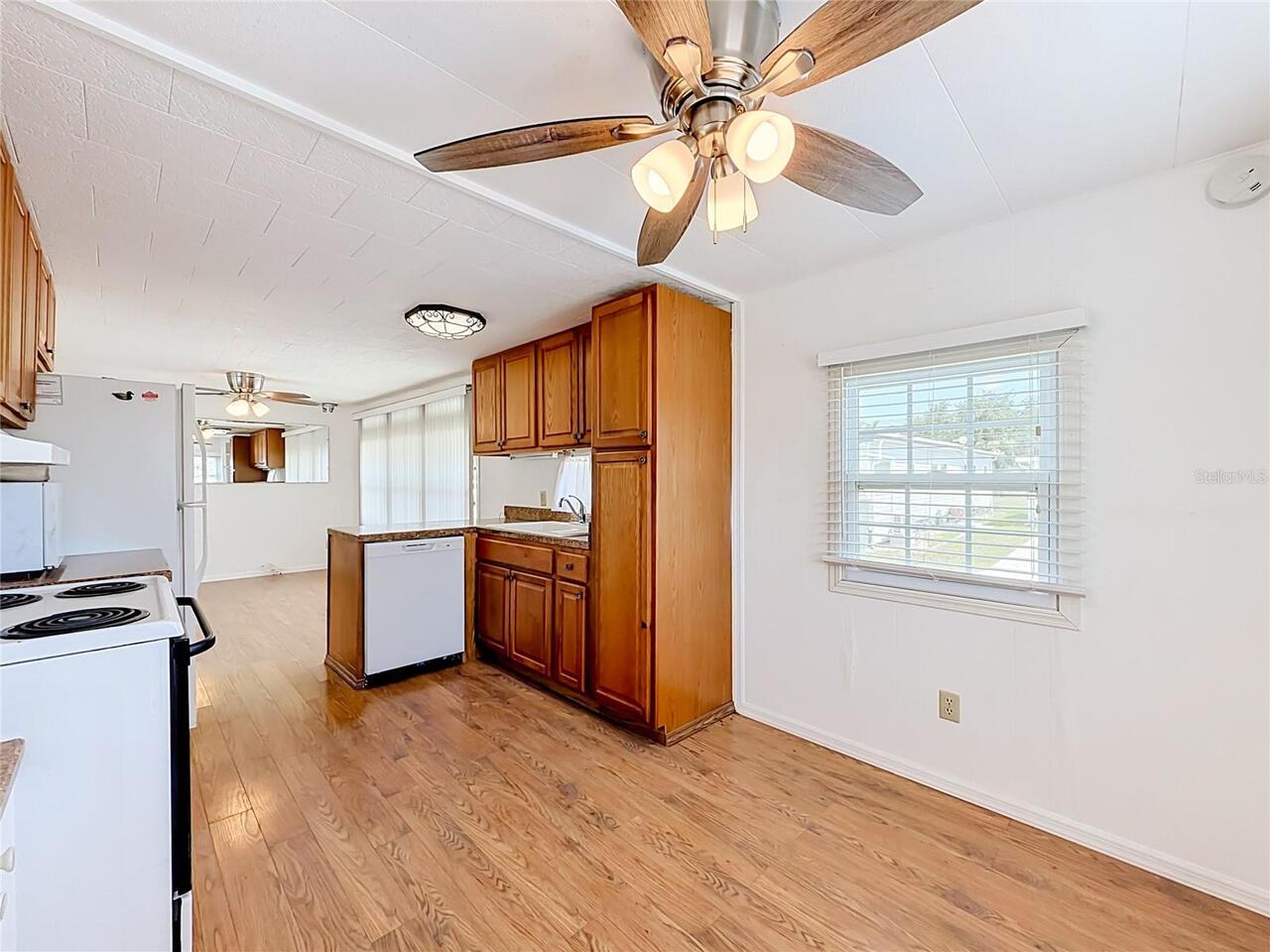 Listing Photo 8