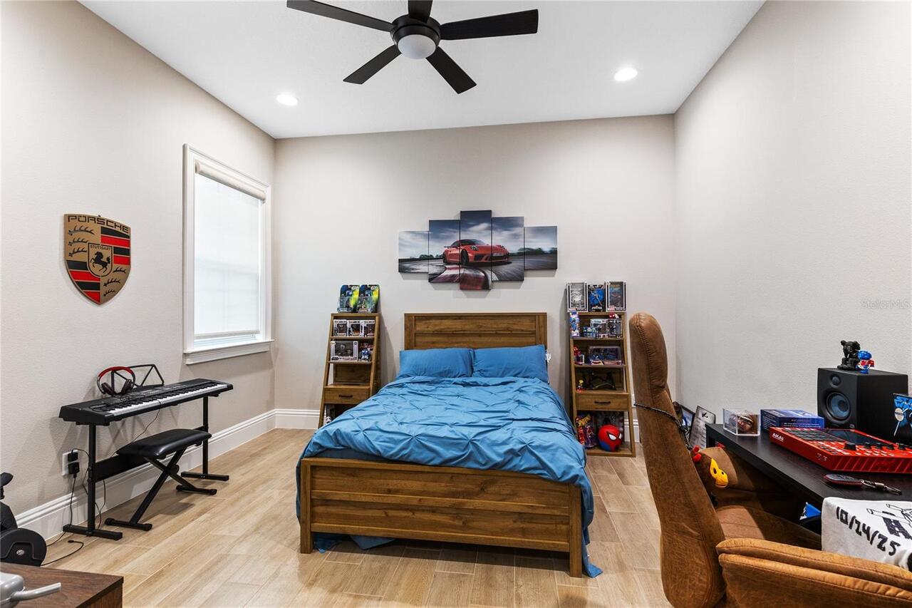 Listing Photo 12