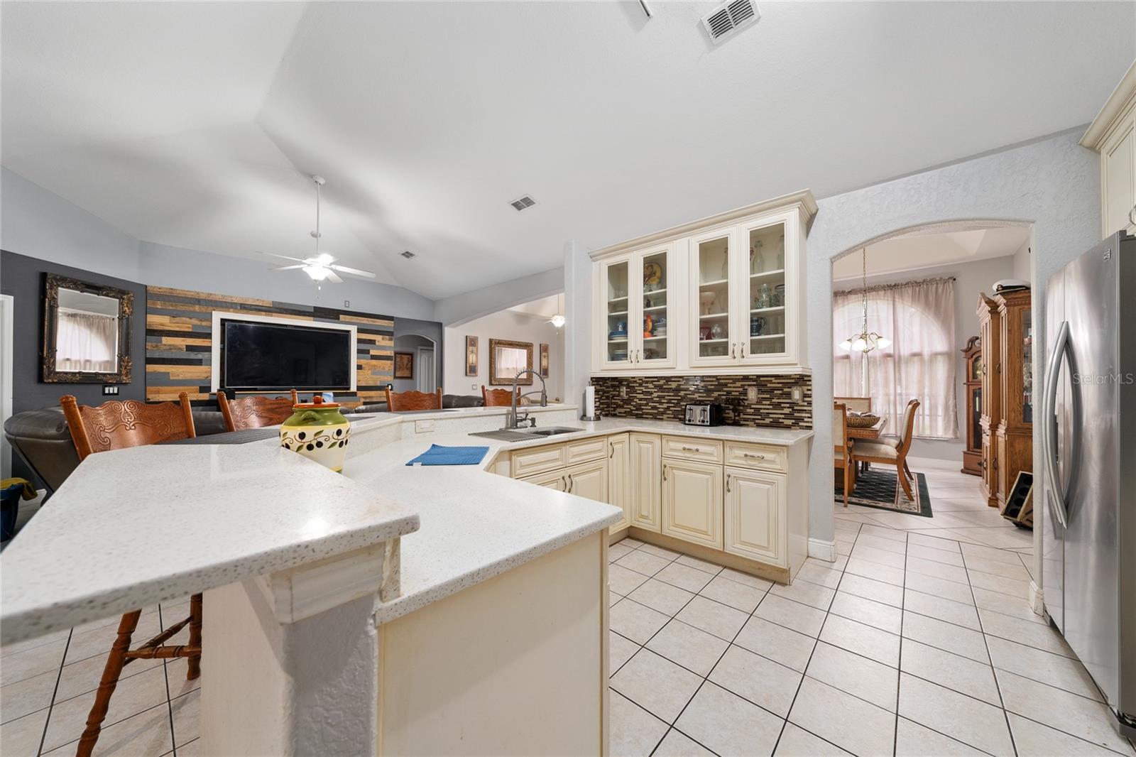 Listing Photo 8