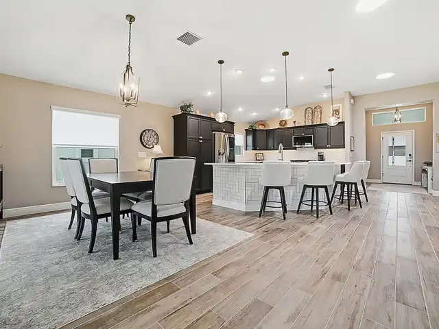 Listing Photo 15