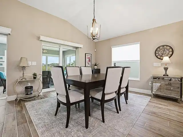 Listing Photo 16