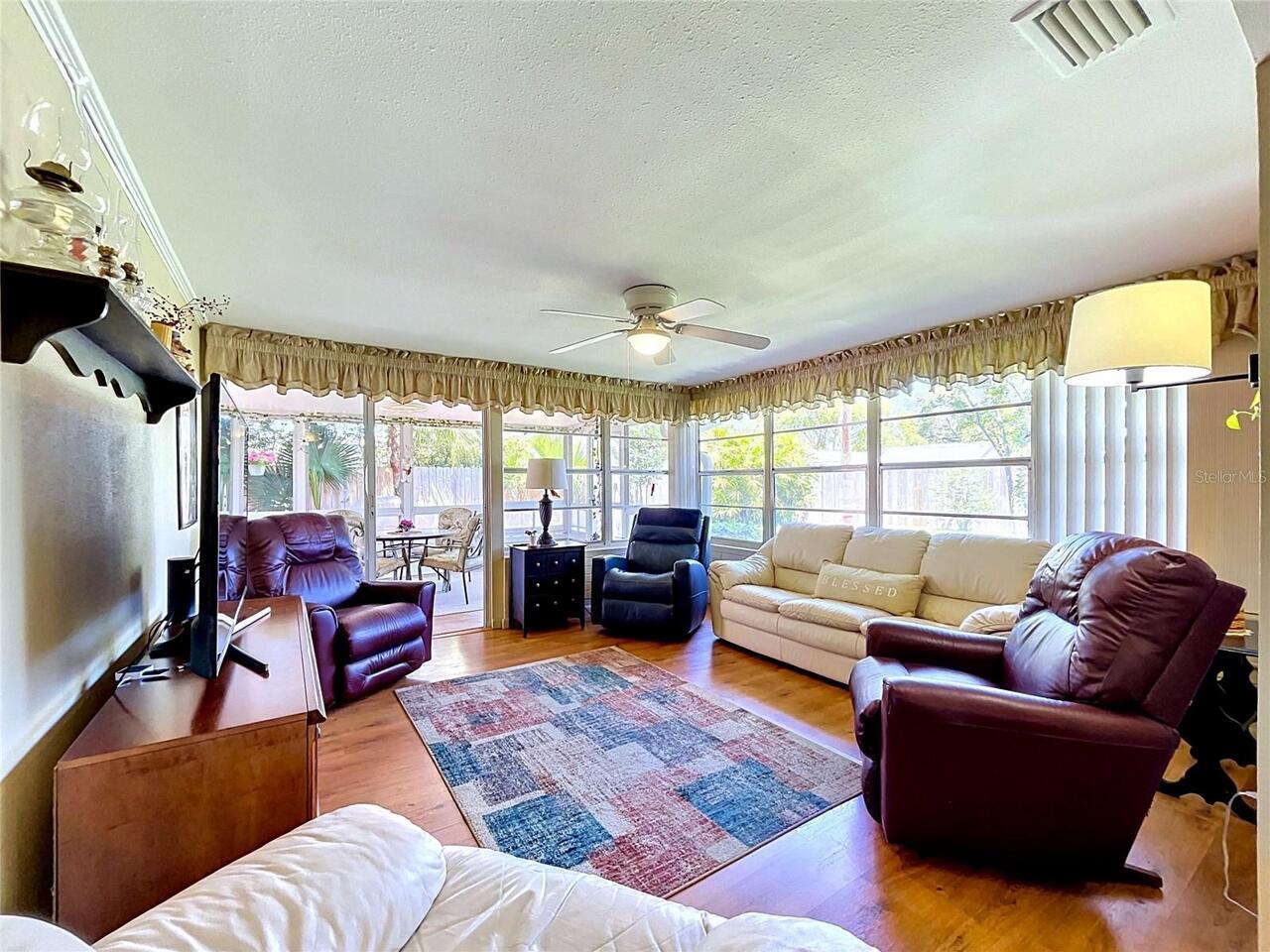 Listing Photo 8