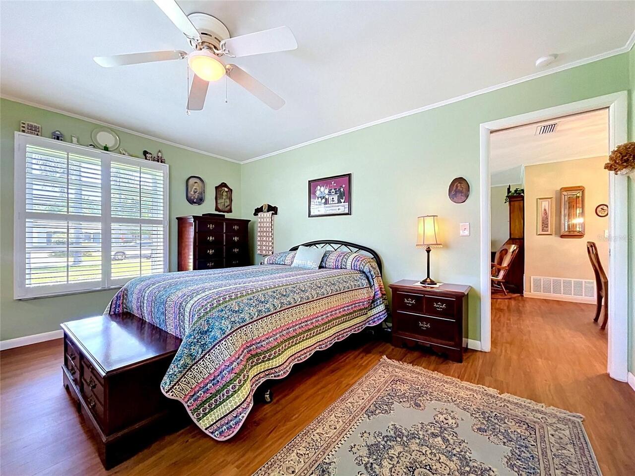 Listing Photo 12