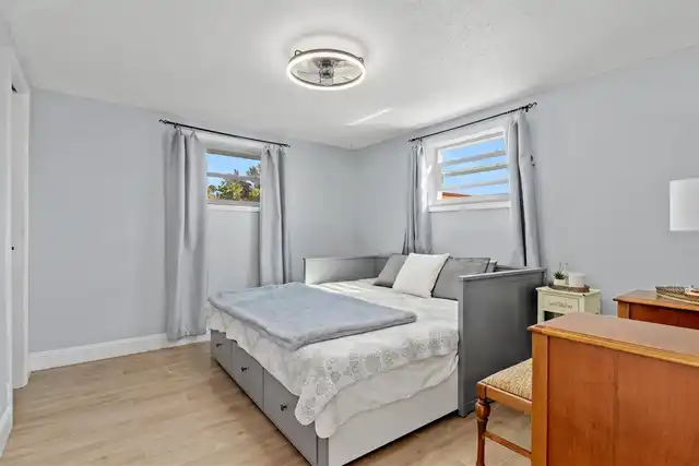 Listing Photo 17