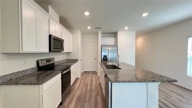Listing Photo 9