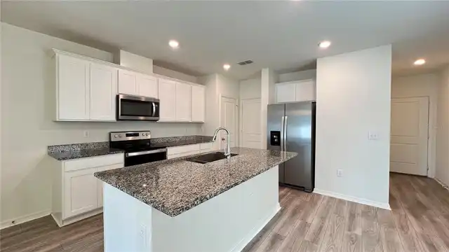 Listing Photo 10