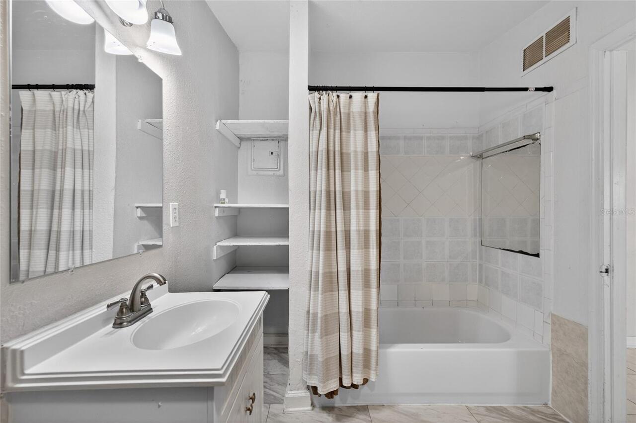 Listing Photo 11