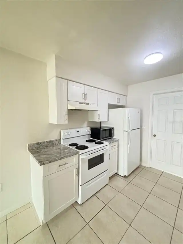 Listing Photo 7