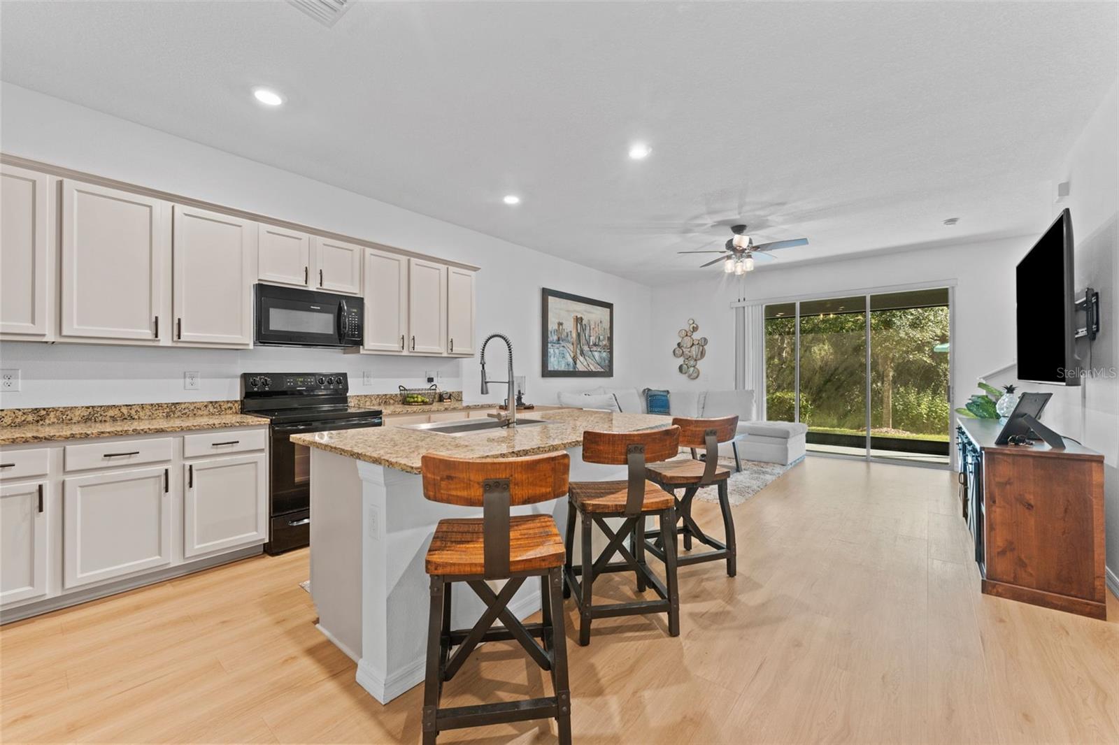 Listing Photo 8