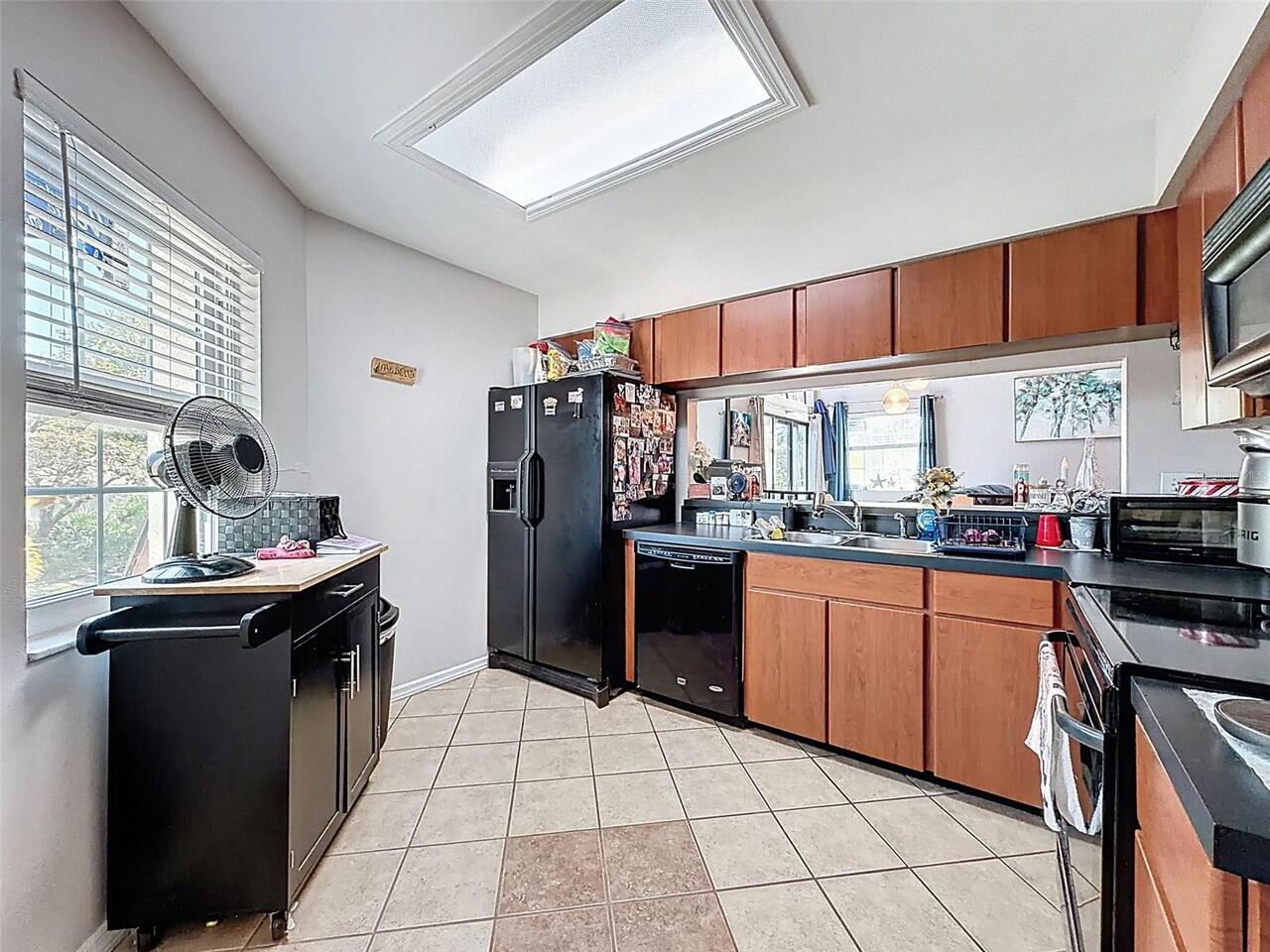 Listing Photo 12