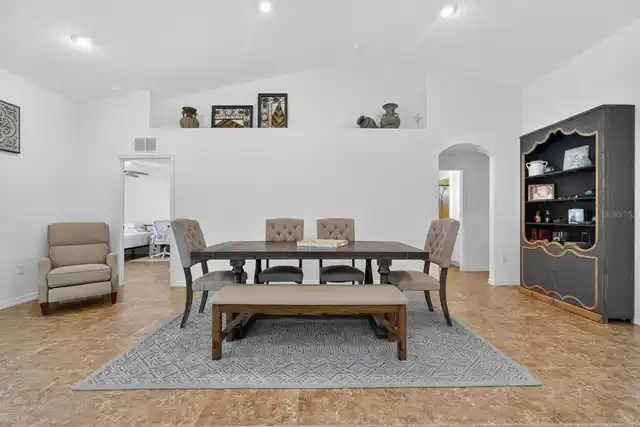 Listing Photo 9