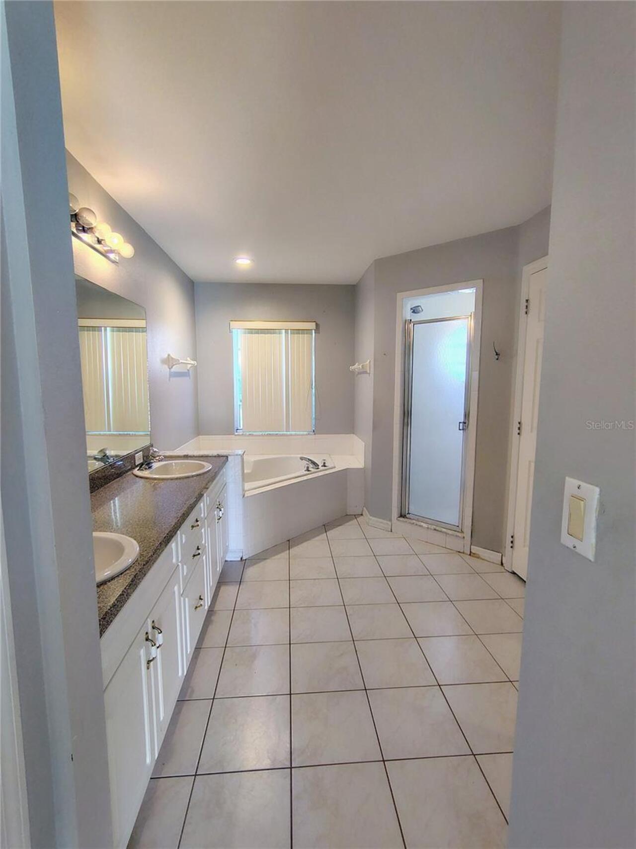 Listing Photo 11