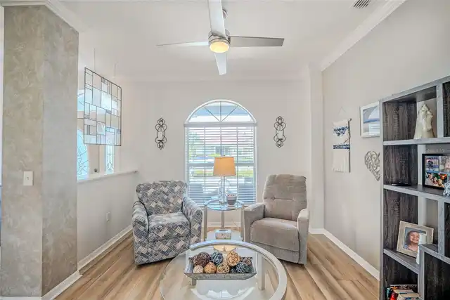 Listing Photo 6