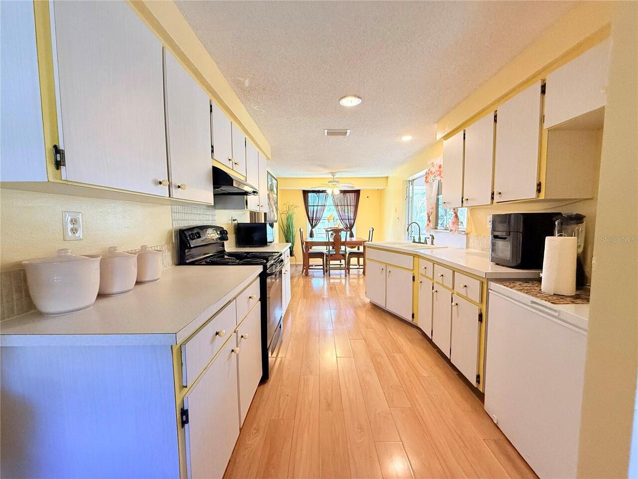 Listing Photo 8