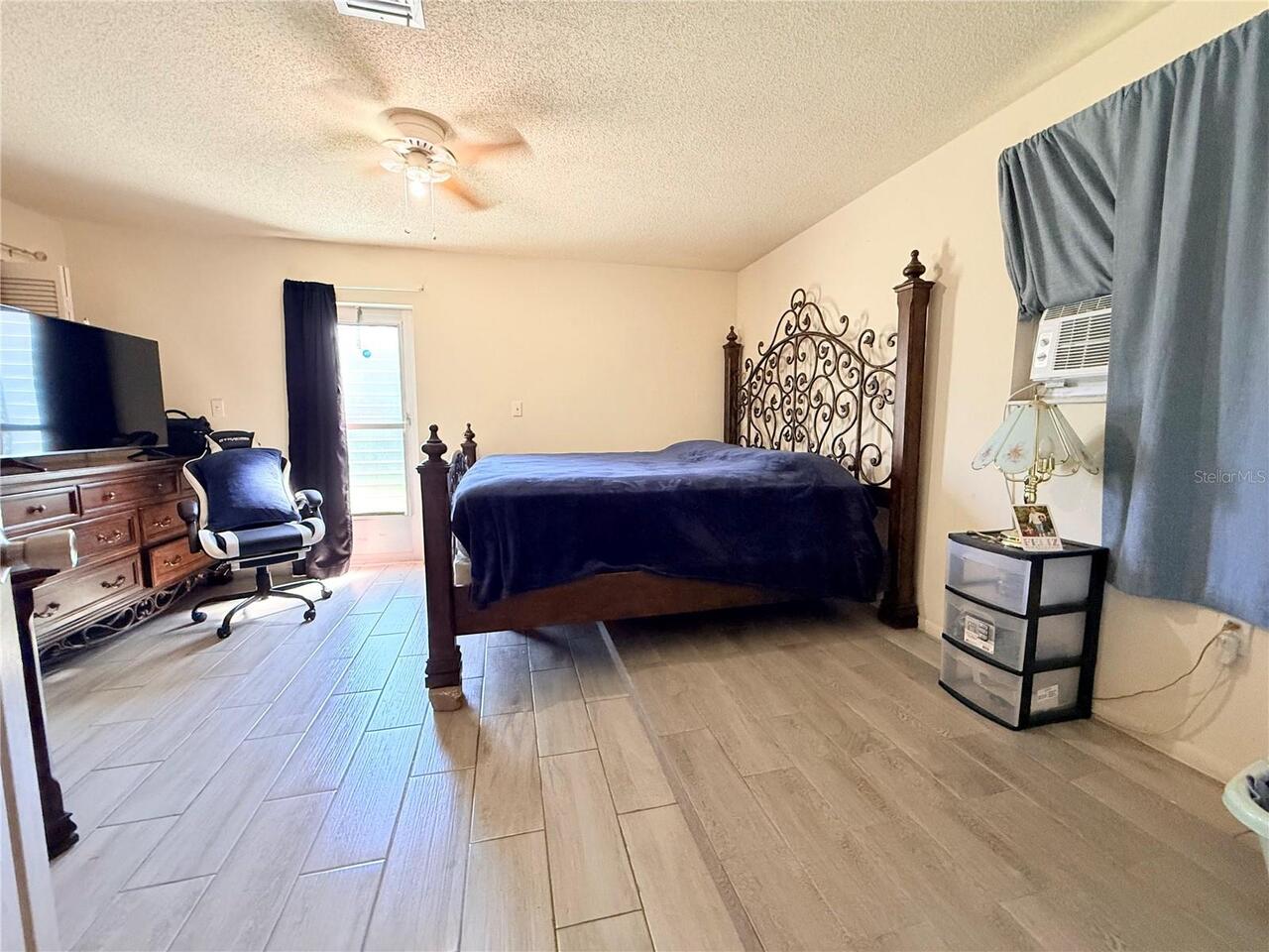 Listing Photo 12