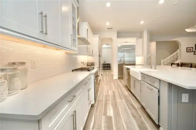 Listing Photo 8