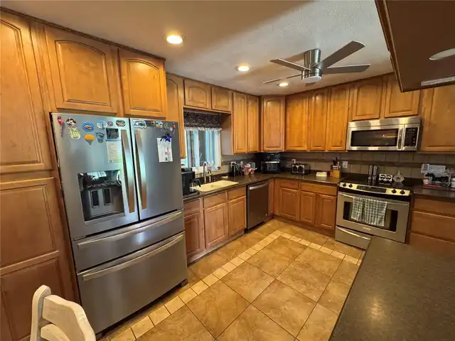 Listing Photo 6