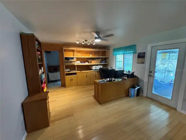 Listing Photo 8