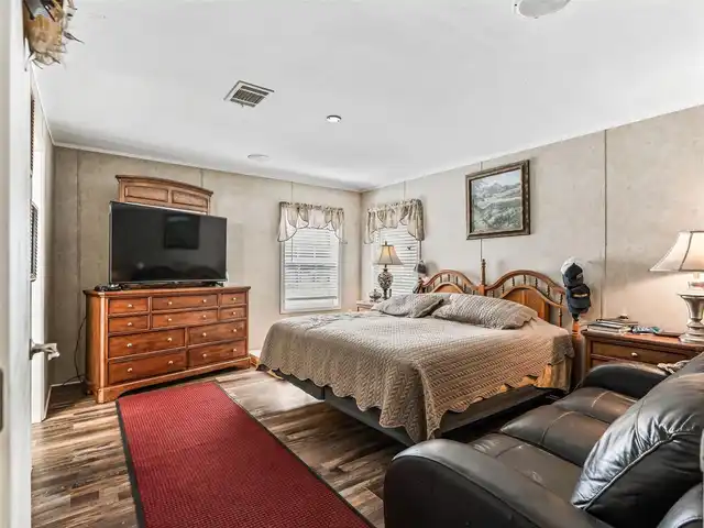 Listing Photo 13