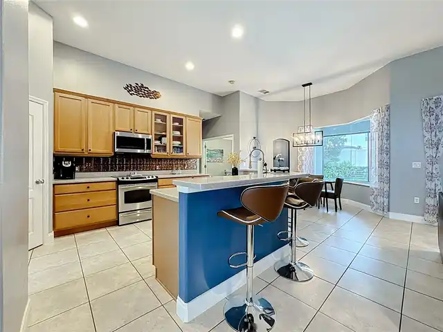 Listing Photo 11