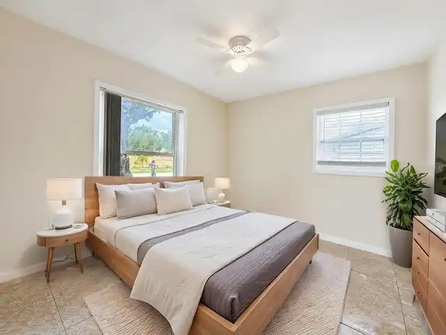 Listing Photo 12