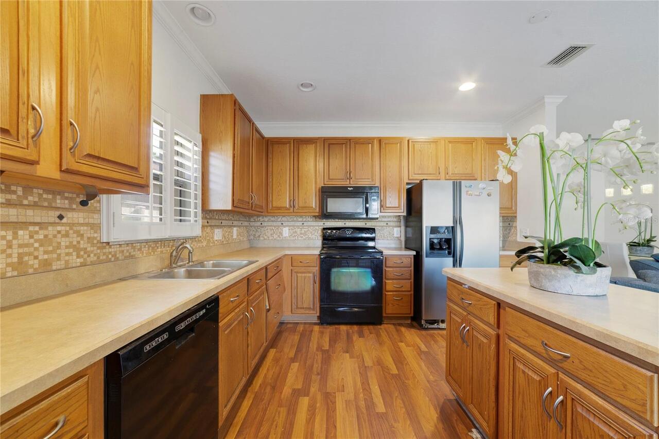 Listing Photo 11